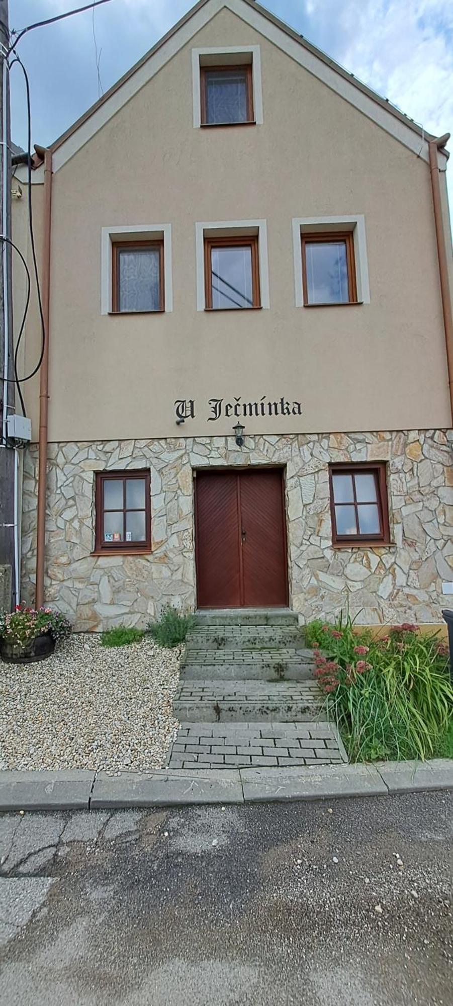 U Ječmínka Hlohovec Exterior foto